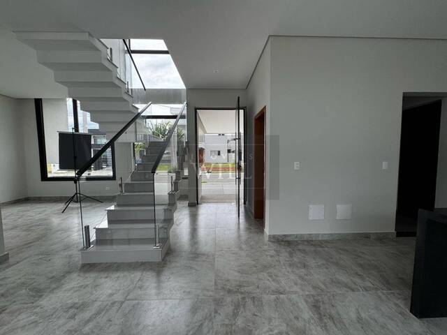 Casa para Venda em São José dos Campos - 4